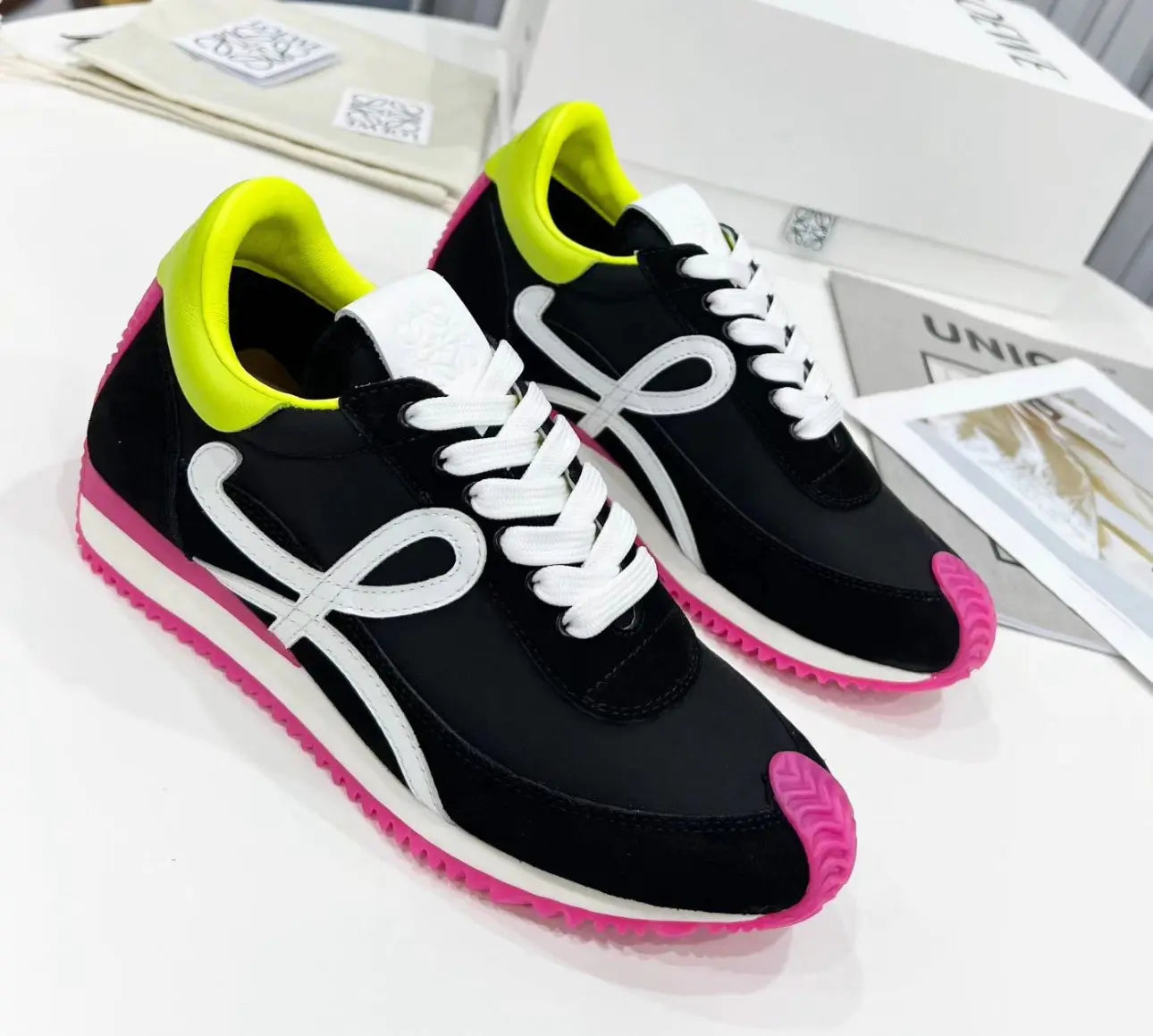 TAJ LOGO PATCH SNEAKERS - Chic by Taj