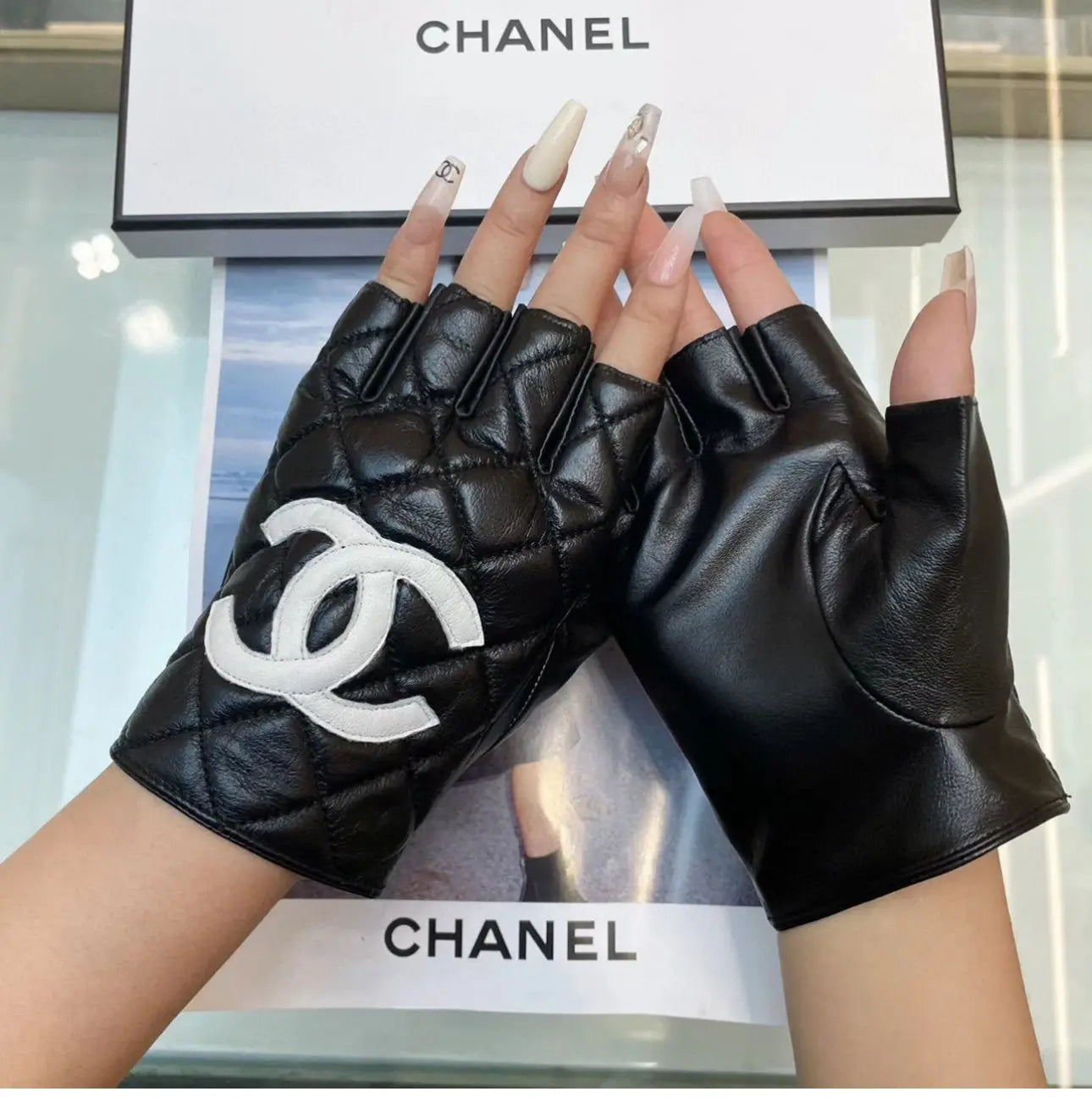 TAJ CH GLOVES - Chic by Taj