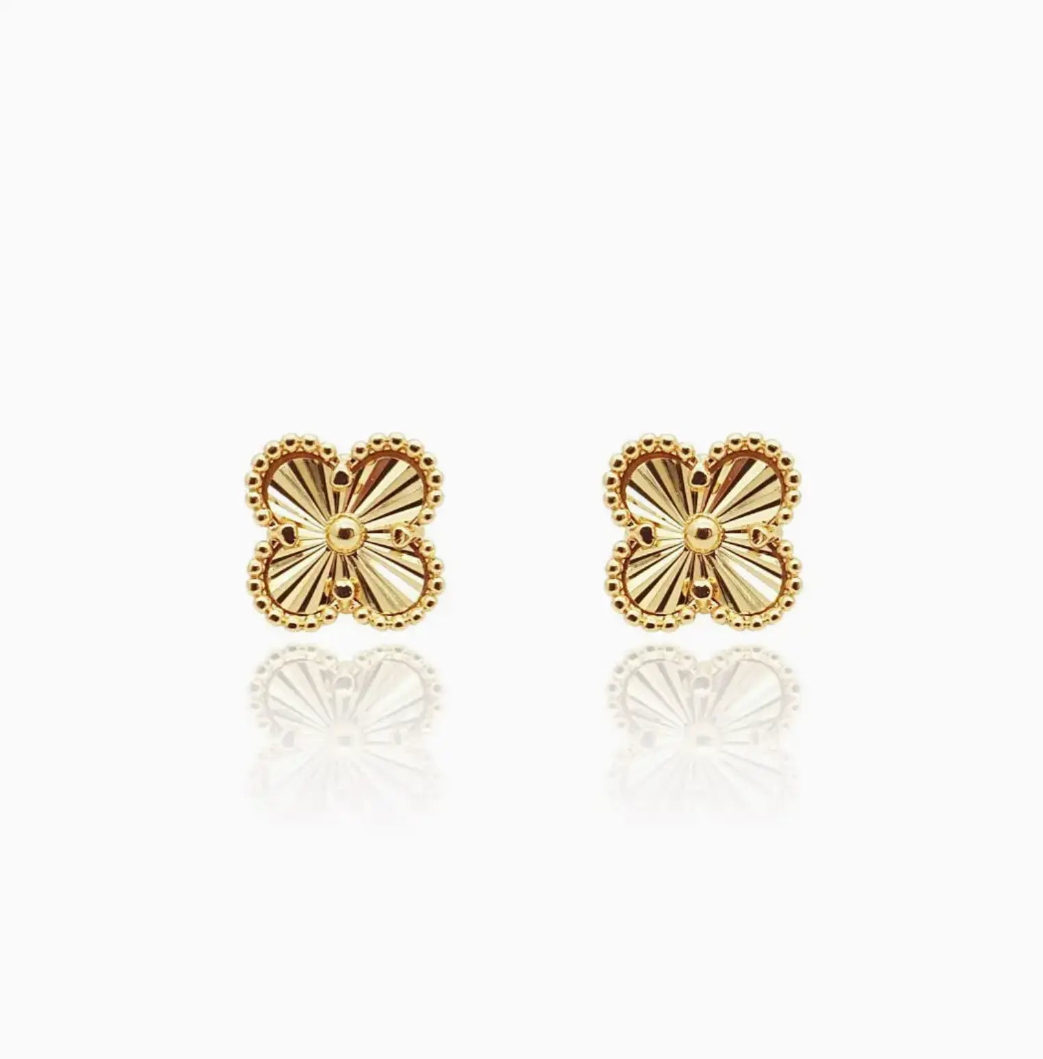 18k Gold Clover Stud Earrings - Chic by Taj