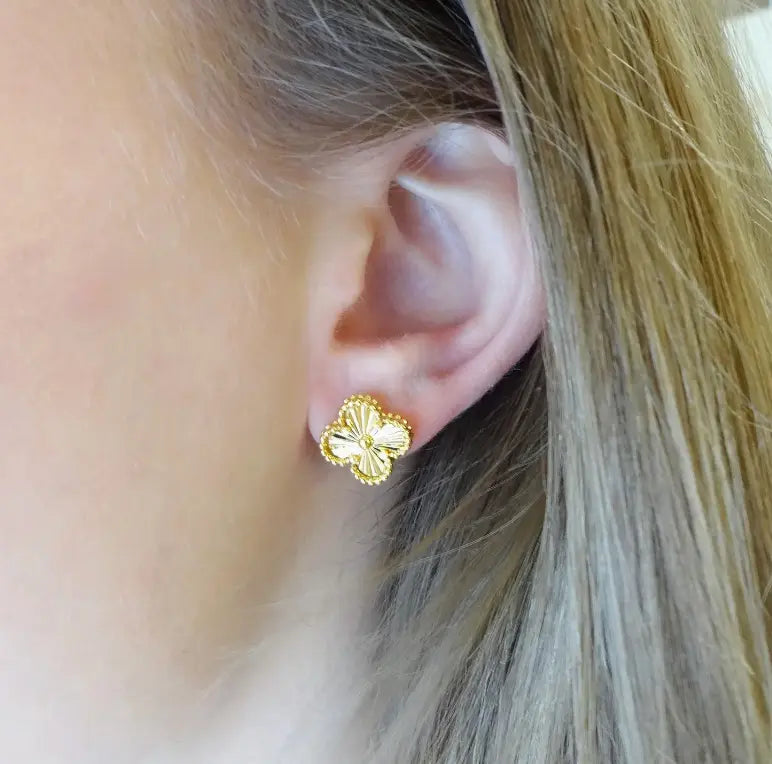 18k Gold Clover Stud Earrings - Chic by Taj