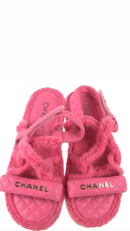 TAJ CCLAMBSKIN SANDLAS Chic by Taj