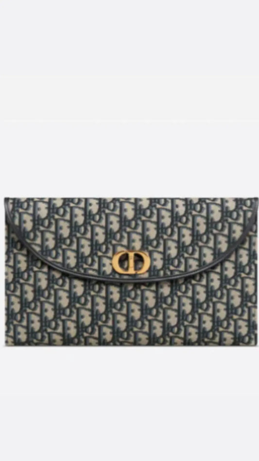 TAJ D CLUCH - Chic by Taj