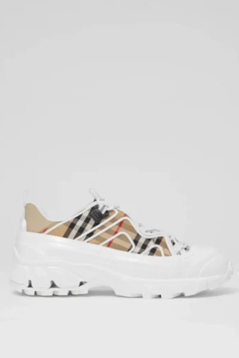 TAJ BERRY LOGO SNEAKERS - Chic by Taj