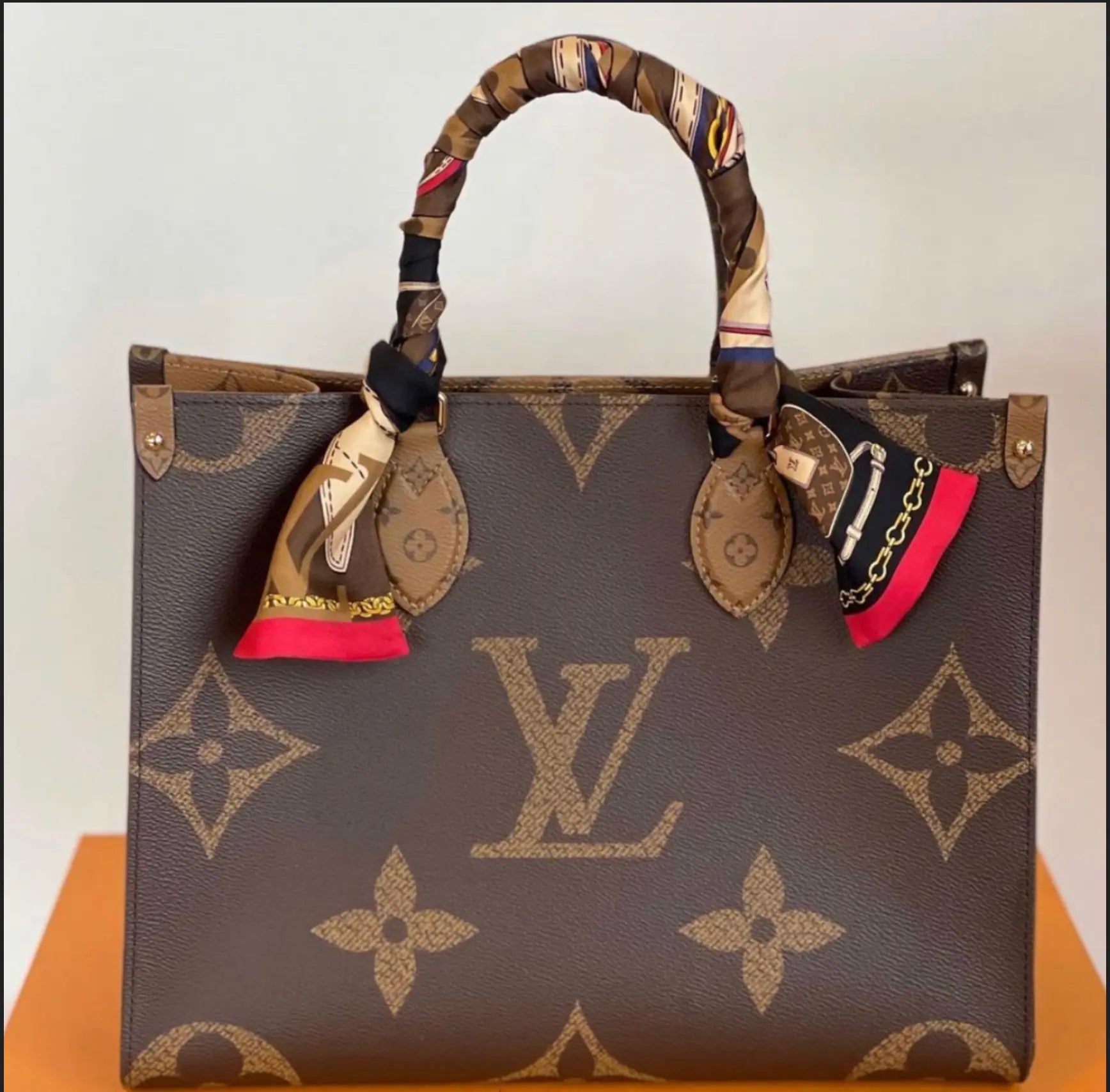 TAJ STAR TOTE - Chic by Taj