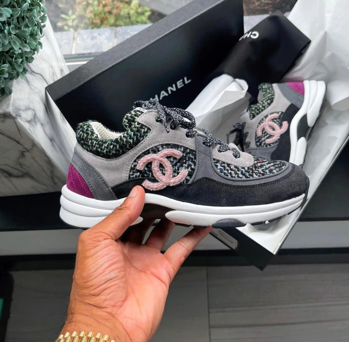 TAJ  LOGO CC SNEAKERS - Chic by Taj