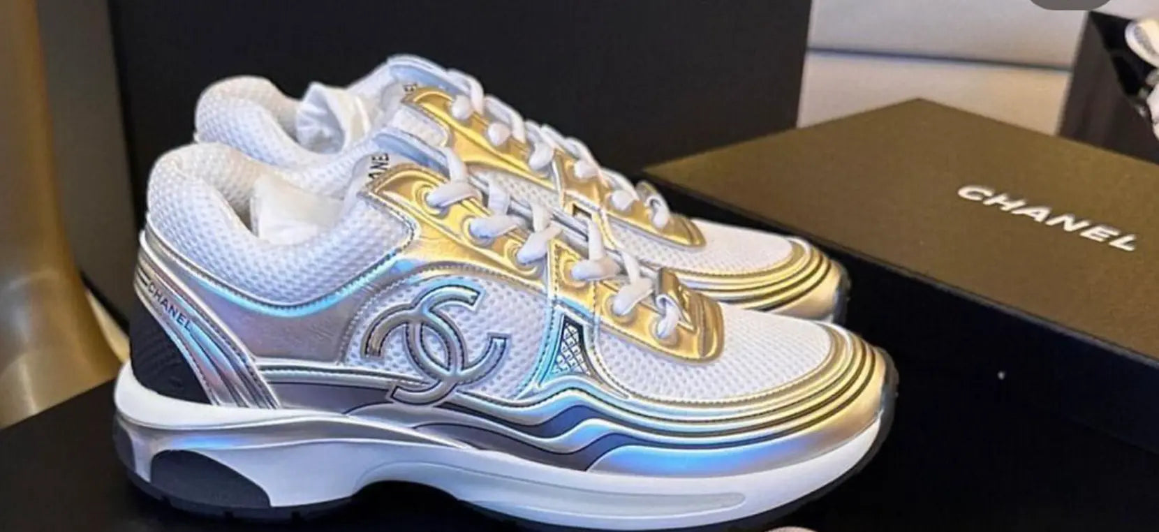 TAJ  LOGO CC SNEAKERS - Chic by Taj