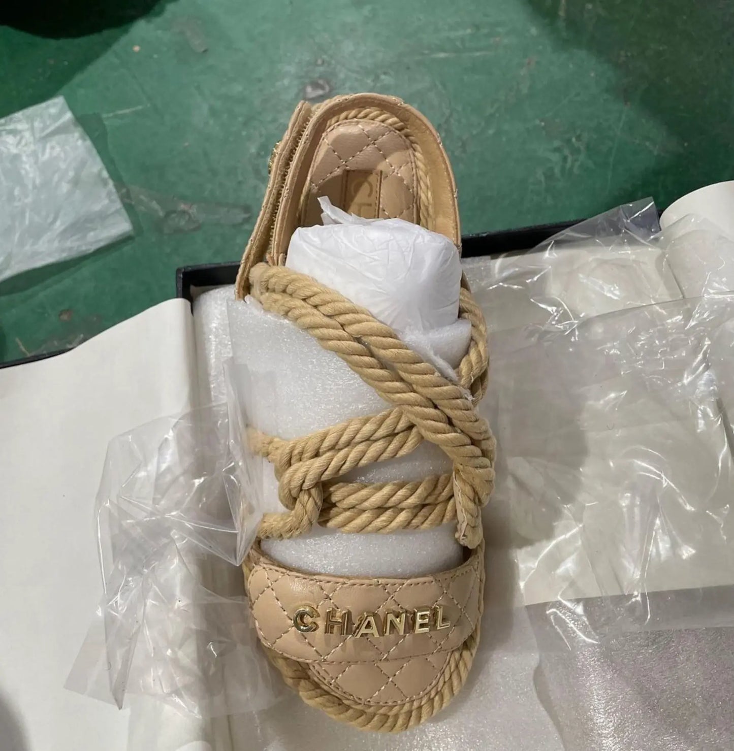 TAJ CCLAMBSKIN SANDLAS - Chic by Taj