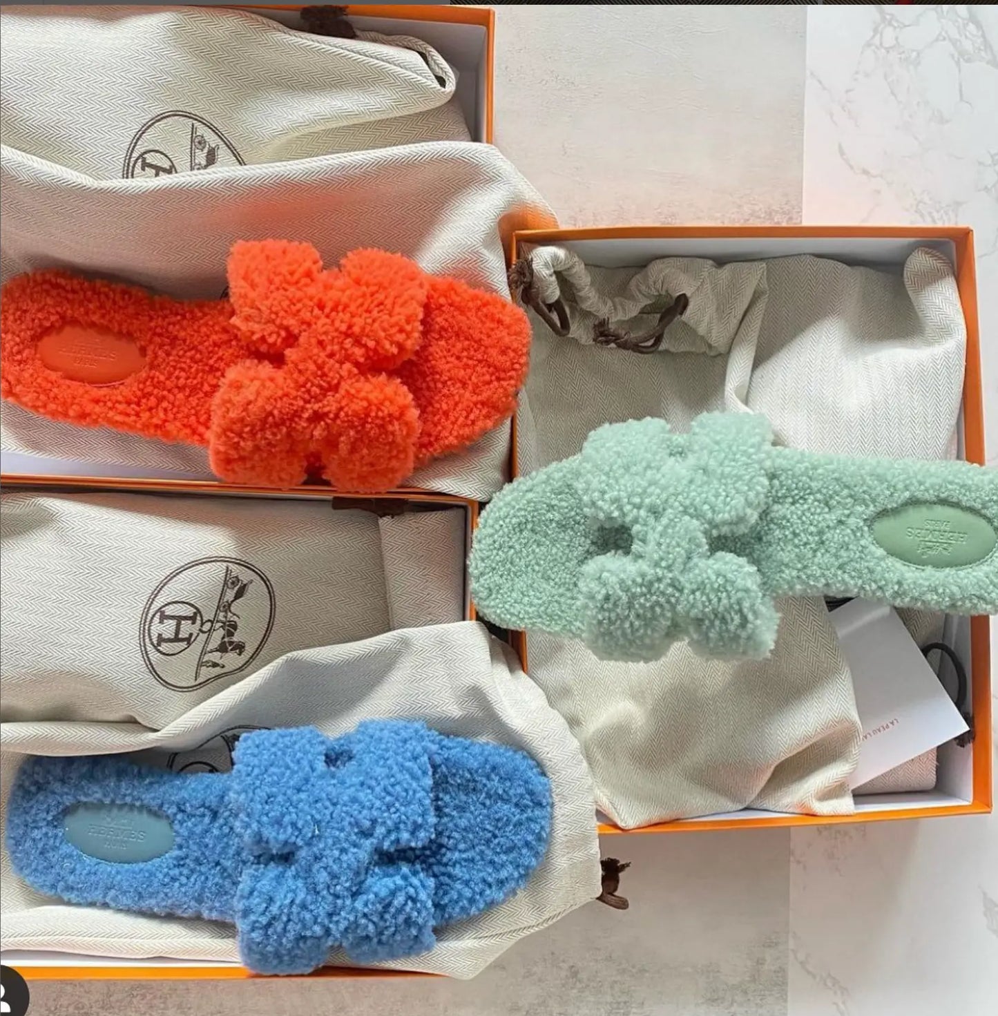 TAJ FLUFFY H SANDALS - Chic by Taj